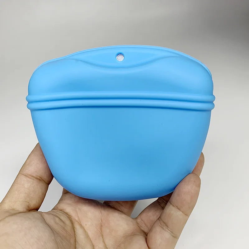 PawPouch – Silicone Dog Treat Training Bag
